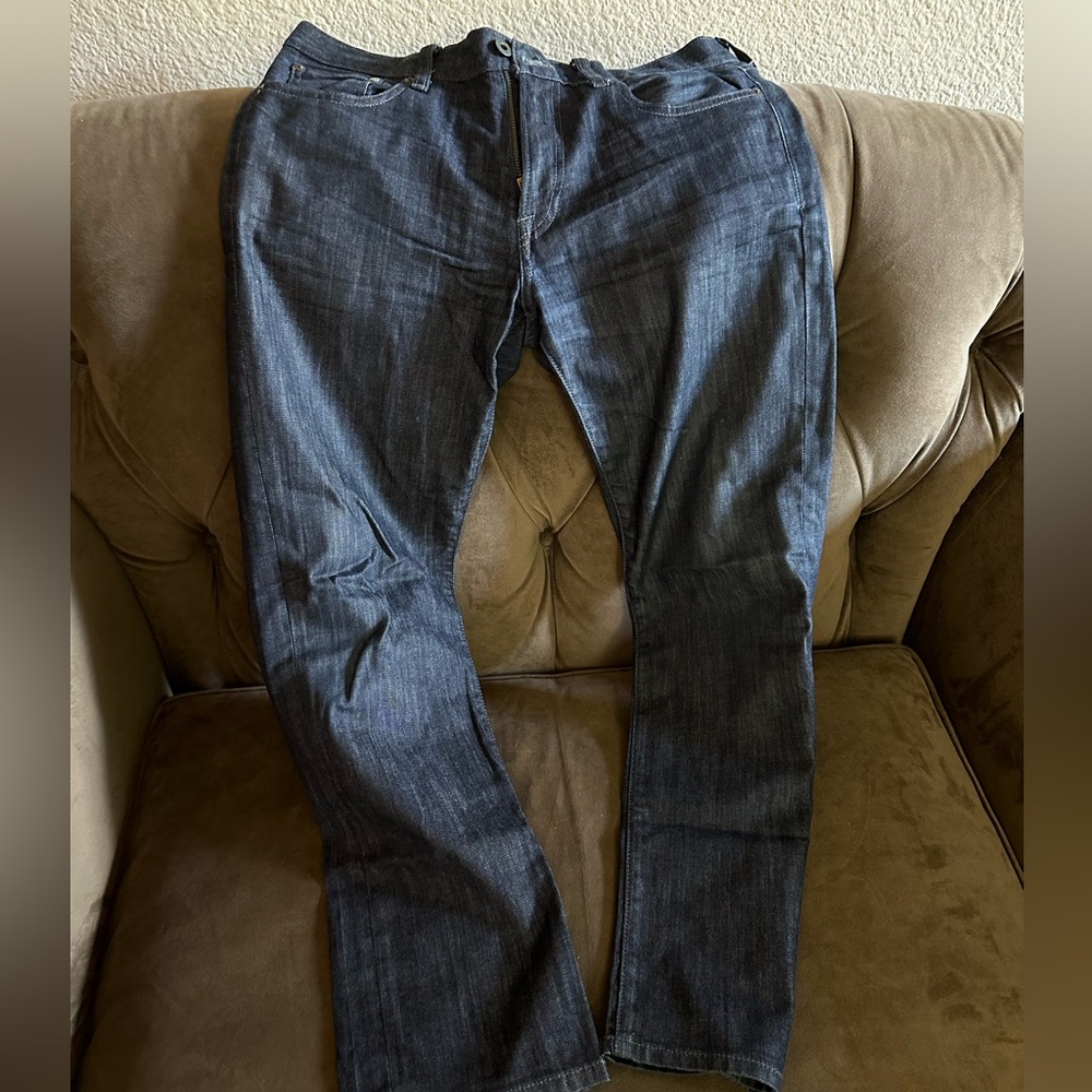 Lucky brand, Italian denim 32W30L 
221 Original Straight